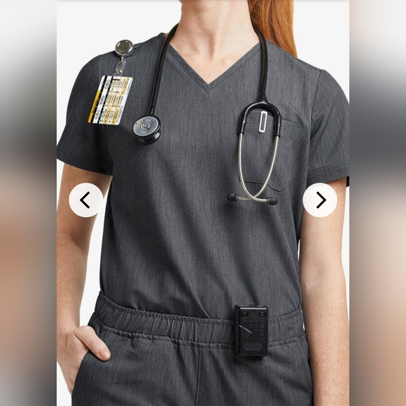 Movement Scrub Set - Picture 2 of 16